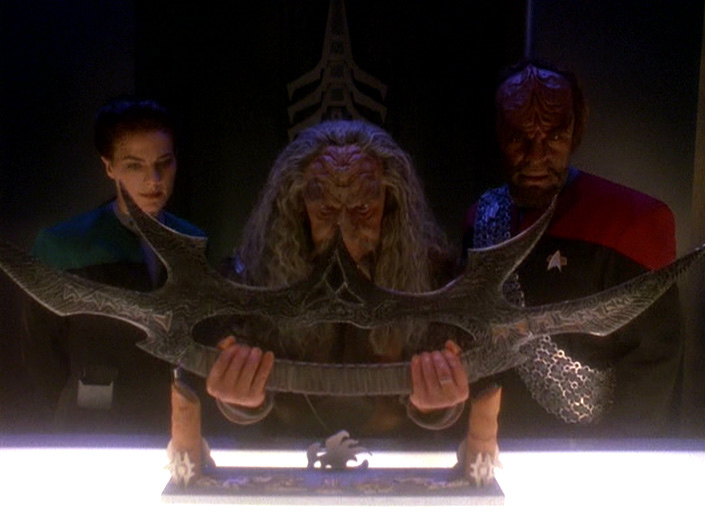 Star Trek Weapon Set, Klingon Bat'leth, Mek'Leth
